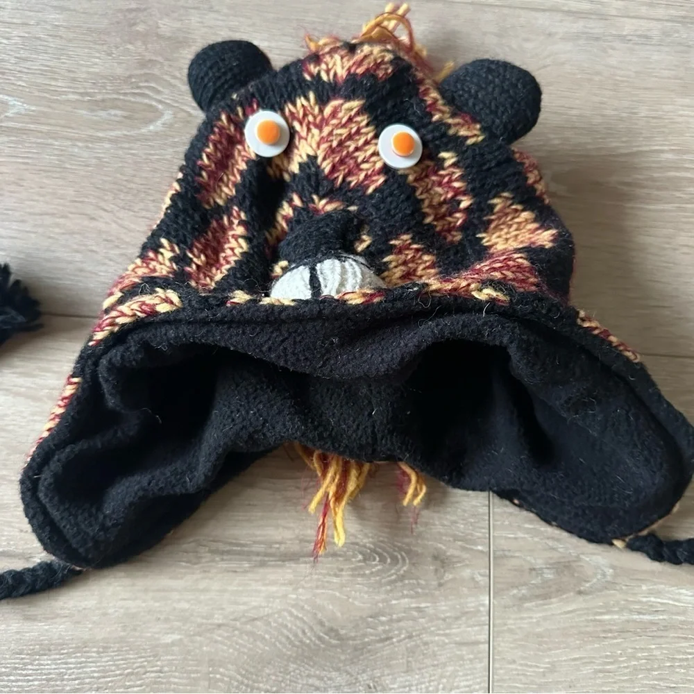 Hand Knit 100% Wool Kids Hat Made In Nepal Animal Leopard Lion